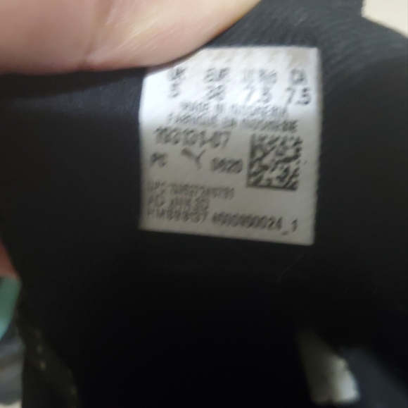 Women Puma sneakers/runners black and green. - Picture 4 of 6